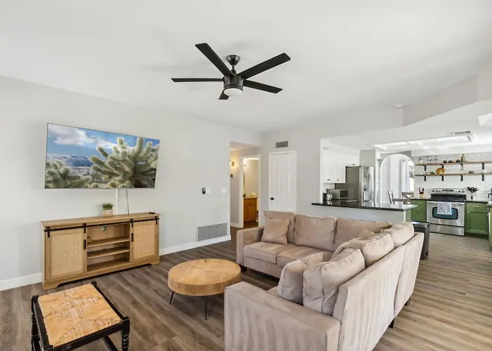 Holiday home 5bdr With Pool & Scenic Golf Views!