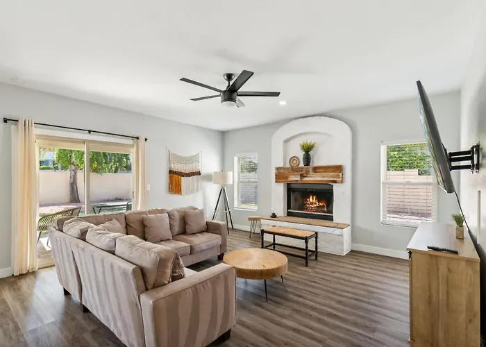 5bdr With Pool & Scenic Golf Views! Holiday home Mesa