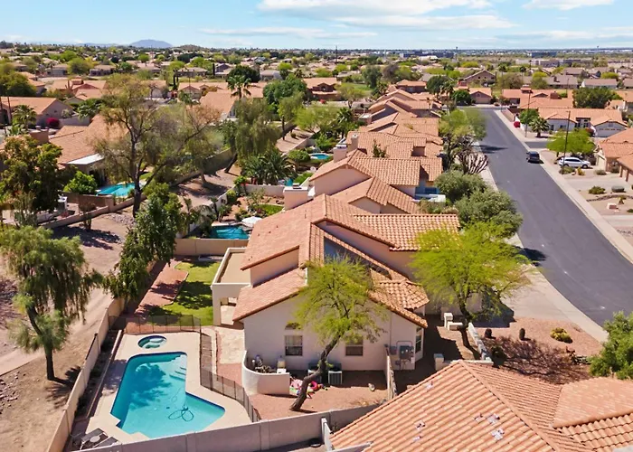 Holiday home 5bdr With Pool & Scenic Golf Views!