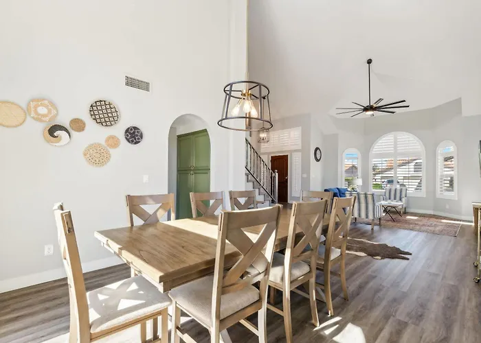 Holiday home 5bdr With Pool & Scenic Golf Views! *