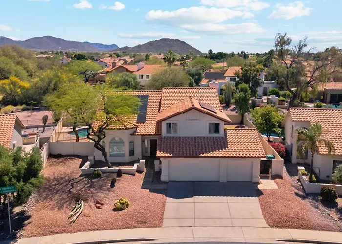 5bdr With Pool & Scenic Golf Views! *