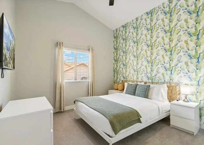 5bdr With Pool & Scenic Golf Views! Holiday home *