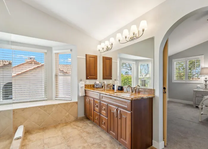 Holiday home 5bdr With Pool & Scenic Golf Views! *