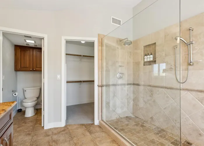 Holiday home 5bdr With Pool & Scenic Golf Views!